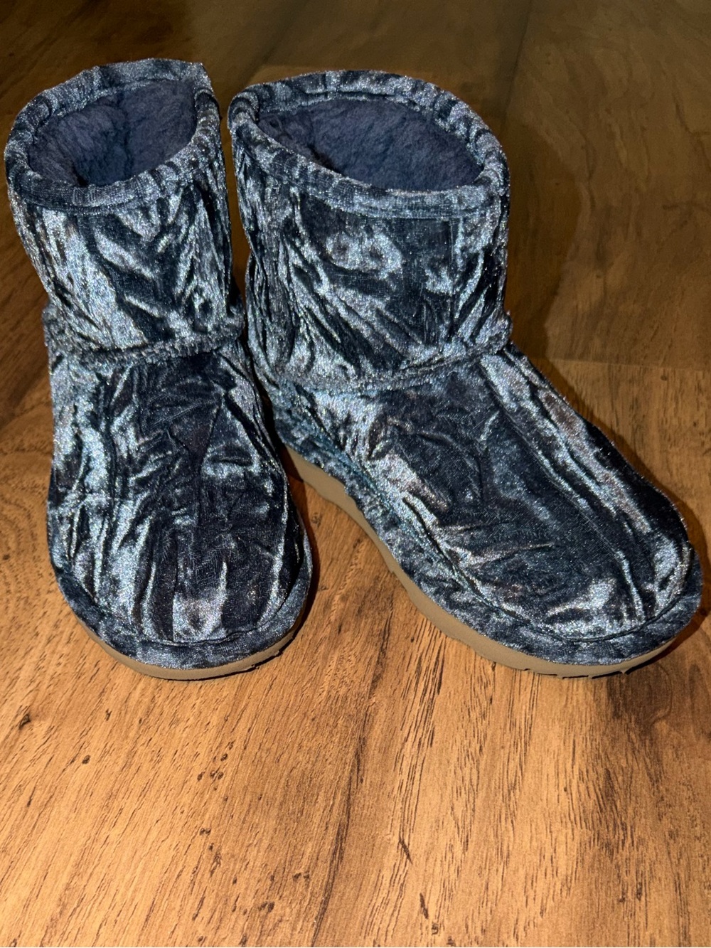 UGG Classic Mini II Youth Blue Crushed Velvet